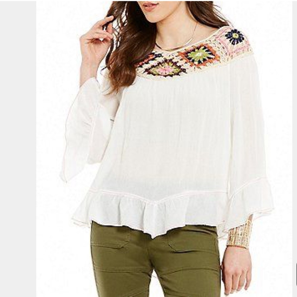 EUC Chelsea & Violet Crochet-Yoke Poncho Tunic Top M
